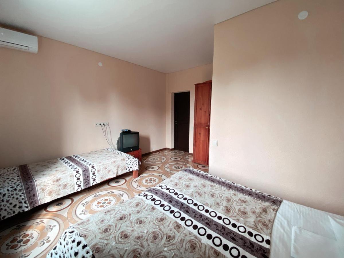 Guest House Harmony Pizunda Exterior photo