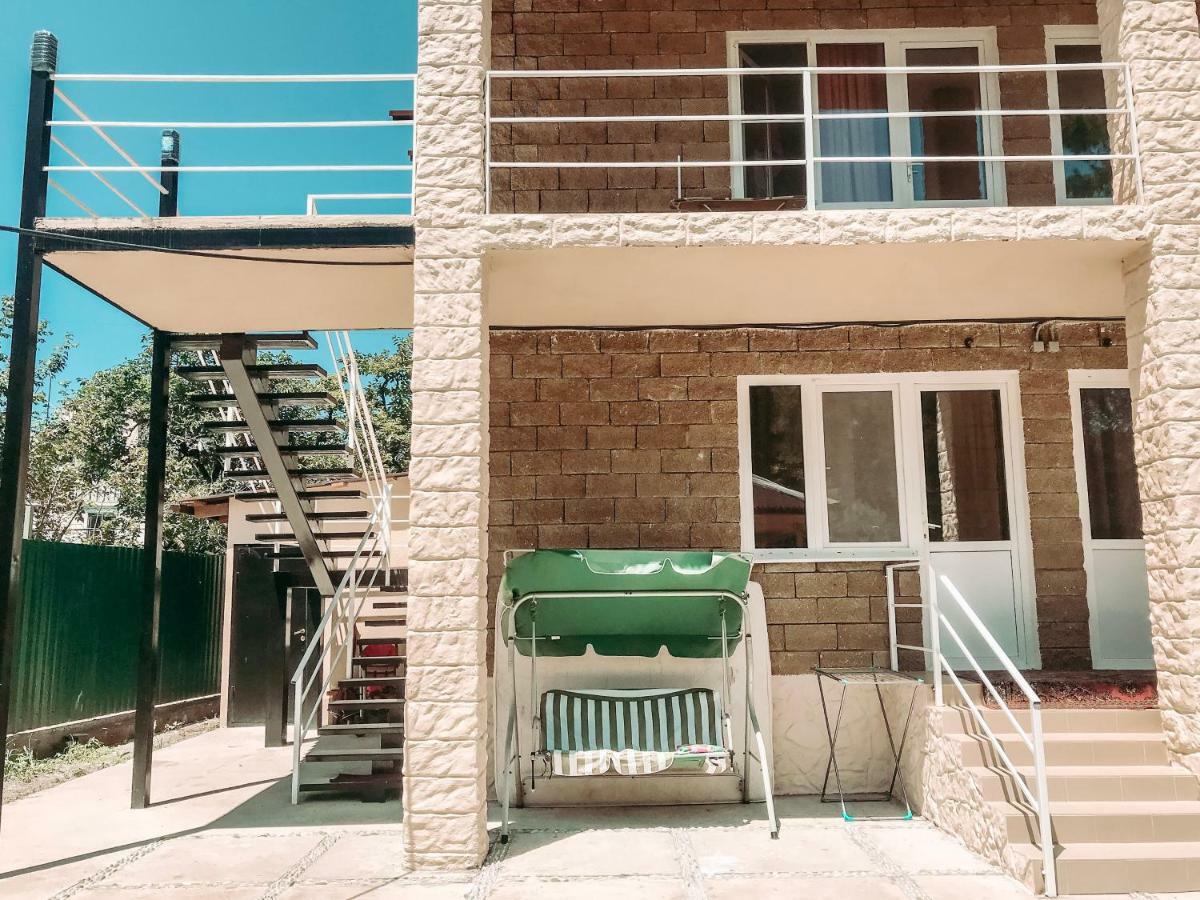 Guest House Harmony Pizunda Exterior photo